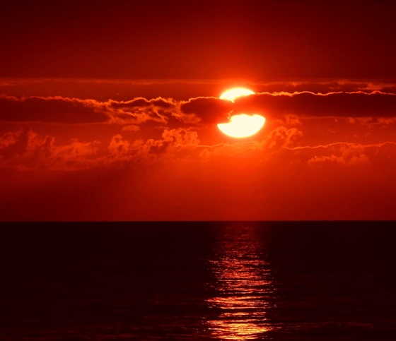 sole e mare al tramonto